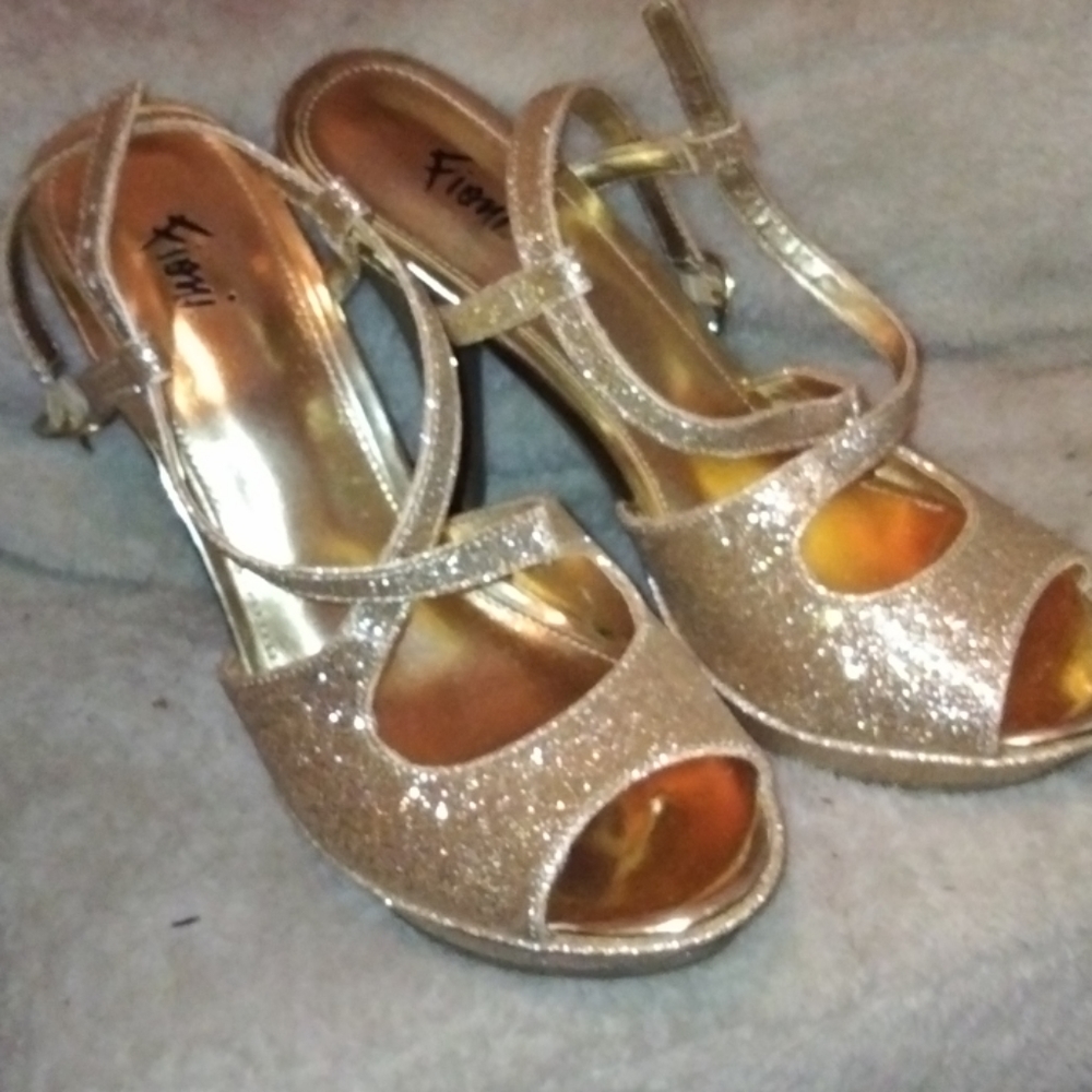 "Fioni" Golden Glitter Heels